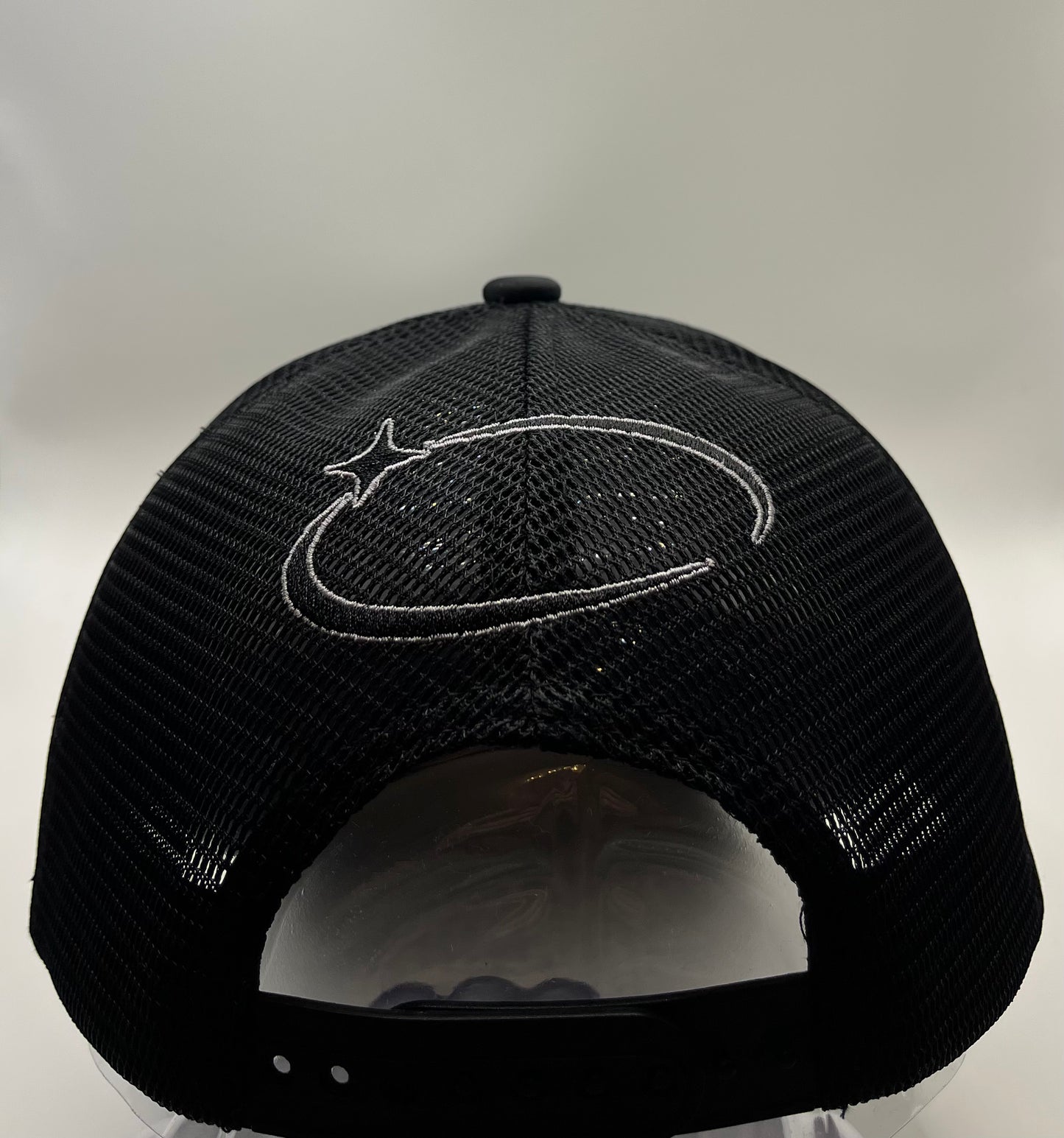 Lunad original foam black trucker