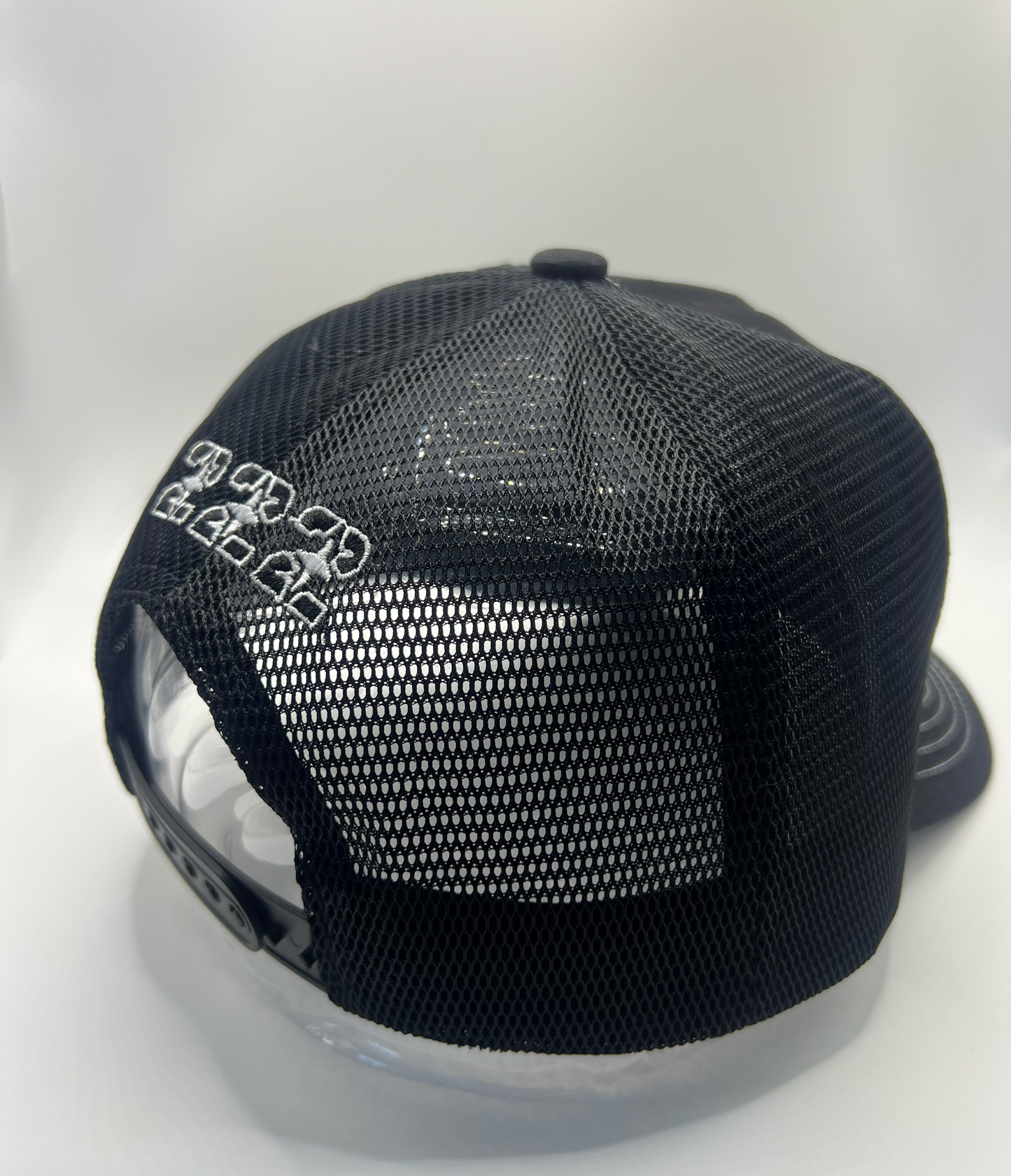 LUNAD Signature Contrast Trucker