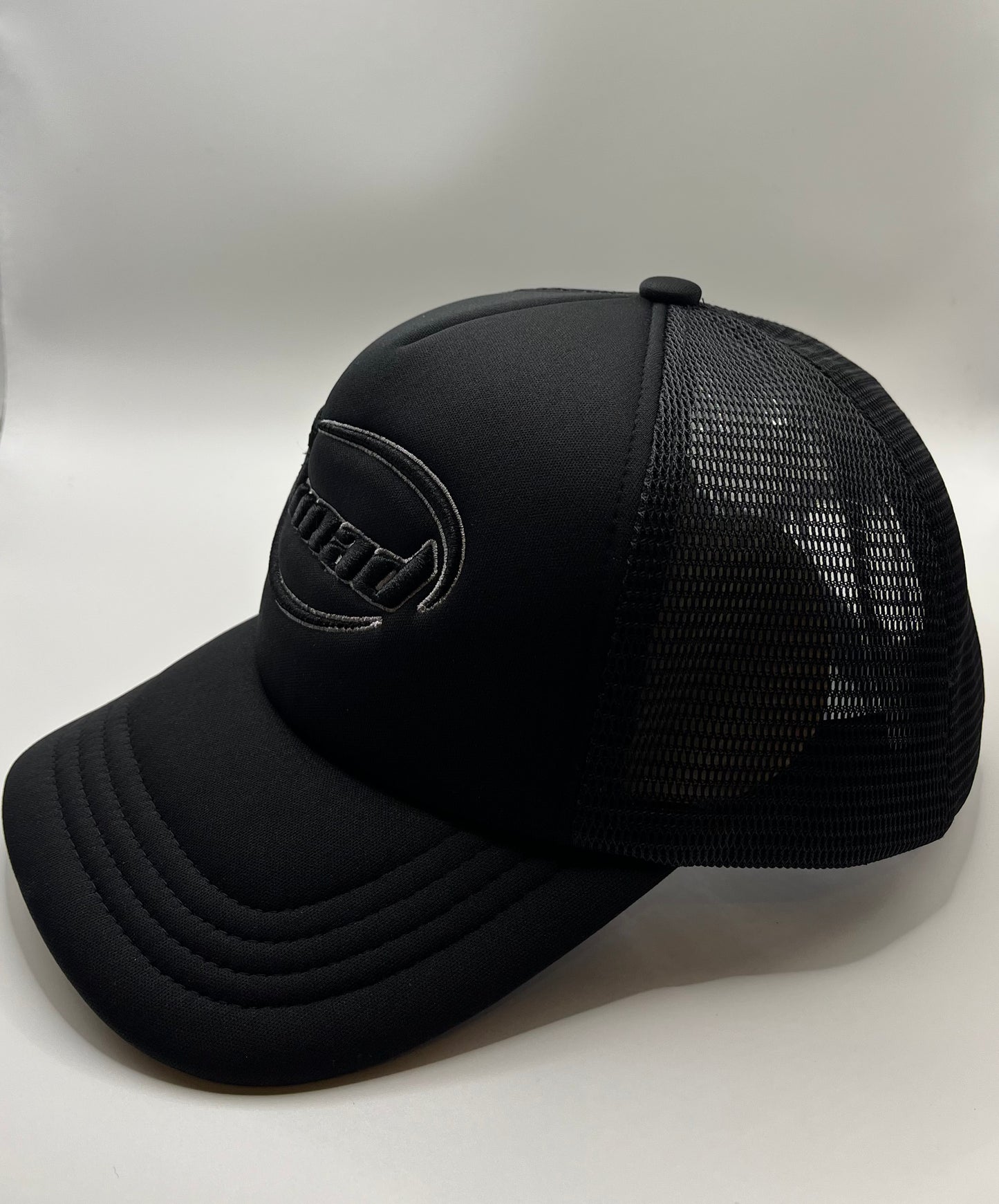 Lunad original foam black trucker