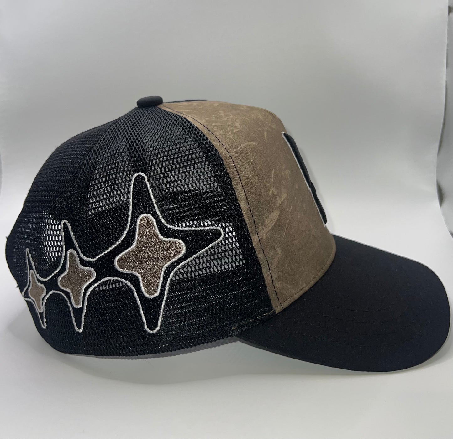 Lunad Tree Camo Blur trucker