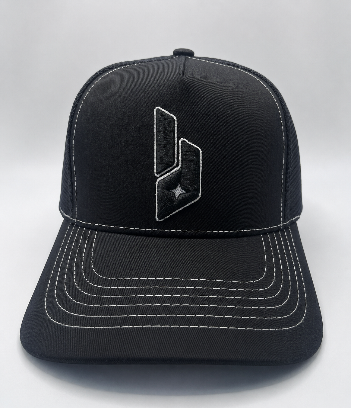 LUNAD Signature Contrast Trucker